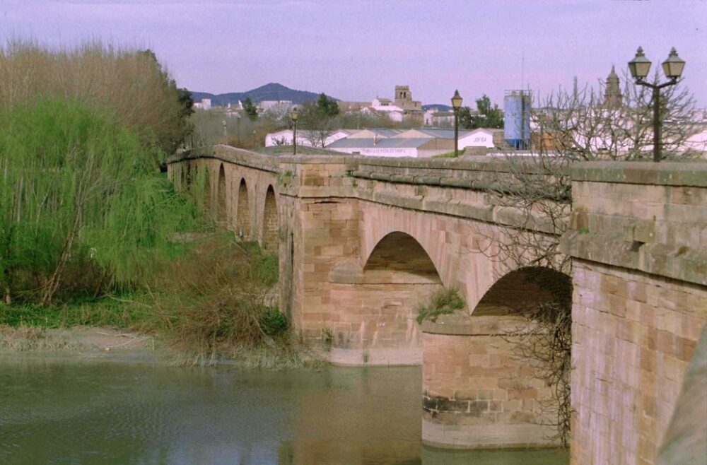 mesa-habla-puente-romano-andujar