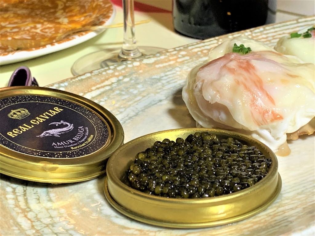 mesa-habla-restaurante-nena-huevos-caviar-portada