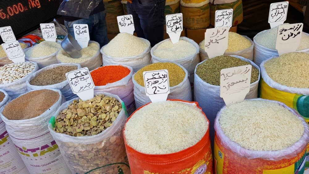 mesa-habla-cocina-libanesa-mercado-especias