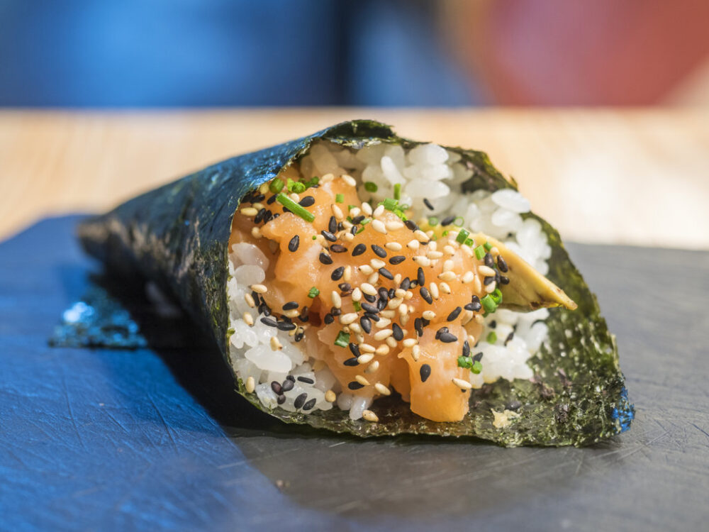 mesa-habla-sushi-temaki-salmon