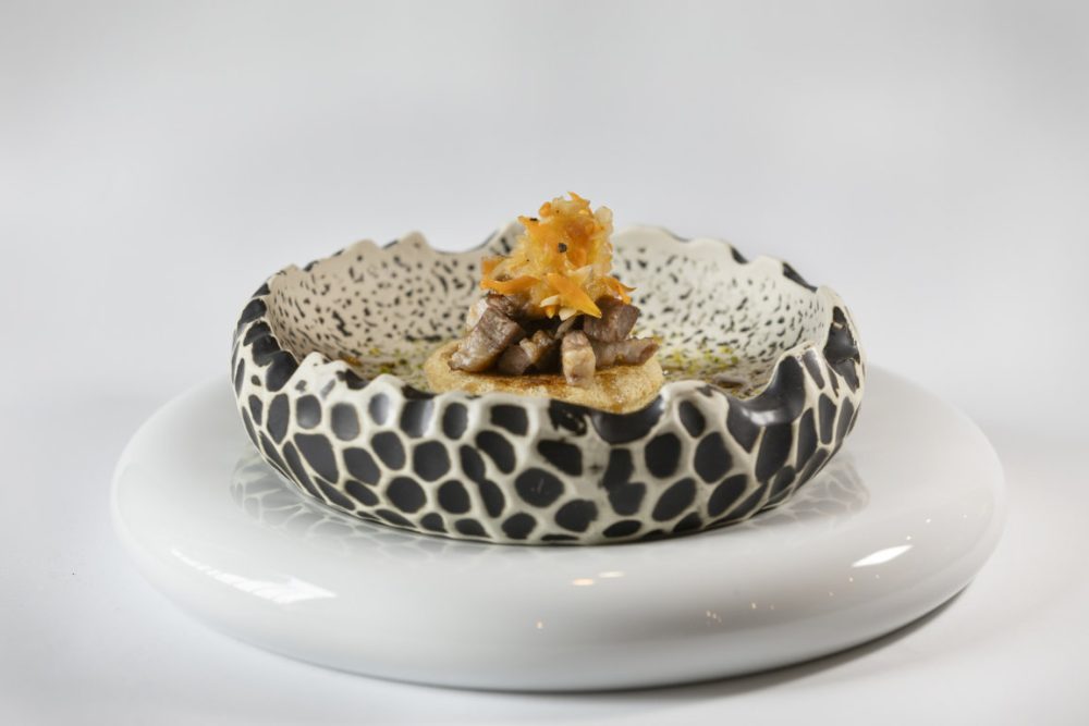mesa-habla-tapa-europea-restaurante-Asador-Casa-Benito